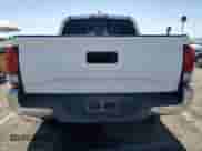 2018 Toyota Tacoma SR z VIN 5TFAX5GN8JX132267, wystawiony jako Copart lot #66044275 z przebiegiem 131 994 mil mil oraz Szkoda całkowita • Salvage title. Historia ofert i sprzedaży dostępna na DreamBid. Obrazek 6.