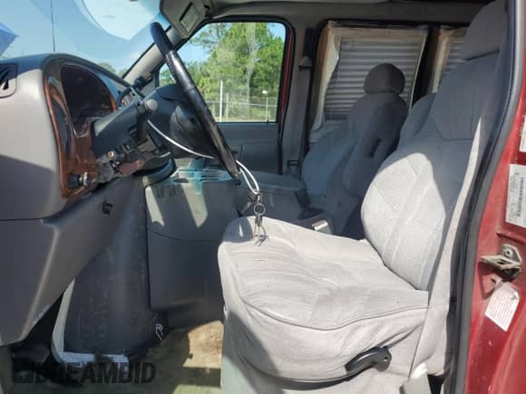 2000 Ford Econoline Cargo Recreational с VIN 1FDRE14W3YHC01283, выставлен на аукционе Copart как лот 52724845 с пробегом 118 826 миль миль и Чистый • Clean title. История ставок и продаж доступна на DreamBid. Изображение 7.