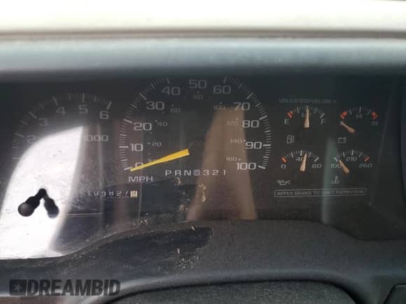 1997 Chevrolet Silverado 1500 with VIN 1GCEC14R2VZ207259, listed as a Copart auction lot 67120915 with 193,827 mi miles and Salvage title. Bid and sale history available at DreamBid. Image 9.