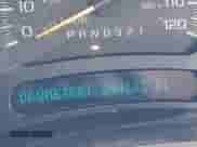 2006 Chevrolet Suburban LS 1WT z VIN 1GNEC16Z06J140083, wystawiony jako IAAI lot #42873925 z przebiegiem 254 683 mil mil oraz . Historia ofert i sprzedaży dostępna na DreamBid. Obrazek 15.