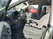 2005 Dodge Caravan SXT z VIN 2D4GP44L55R266345, wystawiony jako Copart lot #86804055 z przebiegiem 268 834 mil mil oraz Szkoda całkowita • Salvage title. Historia ofert i sprzedaży dostępna na DreamBid. Obrazek 7.