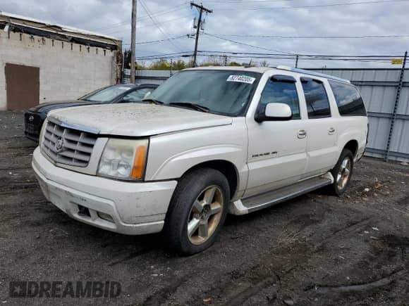 2005 Cadillac Escalade ESV with VIN 3GYFK66N65G191995, listed as a Copart auction lot 82740205 with 230,976 mi miles and Clean title. Bid and sale history available at DreamBid. Image 1.