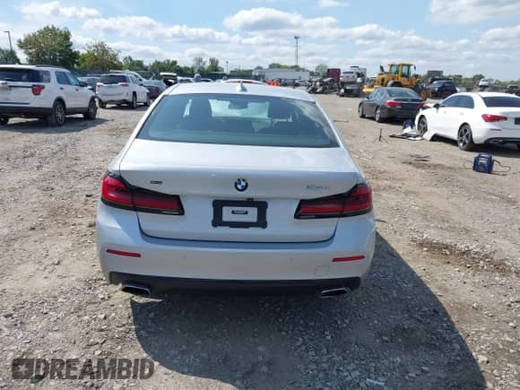 2021 BMW 5 Series 530i xDrive с VIN WBA13BJ05MWW99051, выставлен на аукционе IAAI как лот 43171897 с пробегом Не указан миль и . История ставок и продаж доступна на DreamBid. Изображение 15.