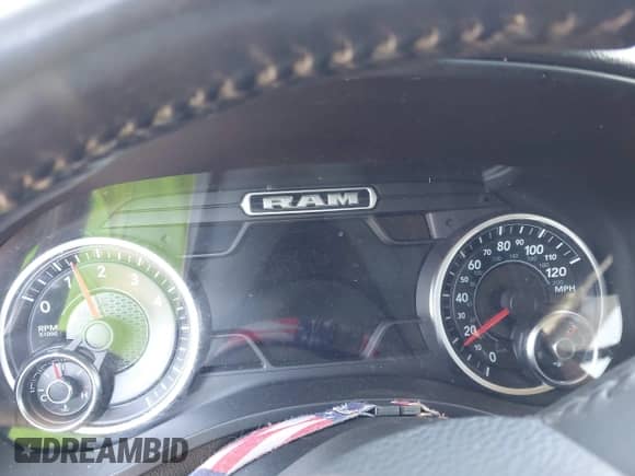 2020 Ram 1500 Lone Star z VIN 1C6RREFT8LN133969, wystawiony jako IAAI lot #43192733 z przebiegiem Nie podano mil oraz . Historia ofert i sprzedaży dostępna na DreamBid. Obrazek 7.