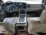 2003 Chevrolet Suburban LT с VIN 1GNEC16Z33J228394, выставлен на аукционе Copart как лот 80285015 с пробегом 394 371 миль миль и Списание • Salvage title. История ставок и продаж доступна на DreamBid. Изображение 8.