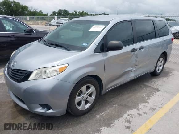 2015 Toyota Sienna L with VIN 5TDZK3DC6FS673338, listed as a IAAI auction lot 42497655 with 158,216 mi miles and . Bid and sale history available at DreamBid. Image 17.