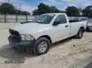 2020 Ram 1500 Tradesman z VIN 3C6JR6DG2LG290088, wystawiony jako Copart lot #80690395 z przebiegiem 155 846 mil mil oraz Czysty tytuł • Clean title. Historia ofert i sprzedaży dostępna na DreamBid. Obrazek 1.