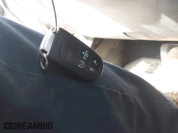 2014 Ram 1500 Longhorn z VIN 1C6RR7PTXES318846, wystawiony jako IAAI lot #43147594 z przebiegiem 164 180 mil mil oraz . Historia ofert i sprzedaży dostępna na DreamBid. Obrazek 11.