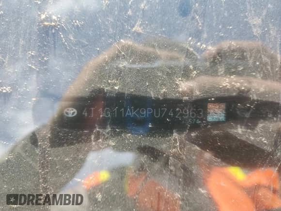 2023 Toyota Camry SE z VIN 4T1G11AK9PU742963, wystawiony jako Copart lot #82160895 z przebiegiem 83 141 mil mil oraz Szkoda całkowita • Salvage title. Historia ofert i sprzedaży dostępna na DreamBid. Obrazek 12.