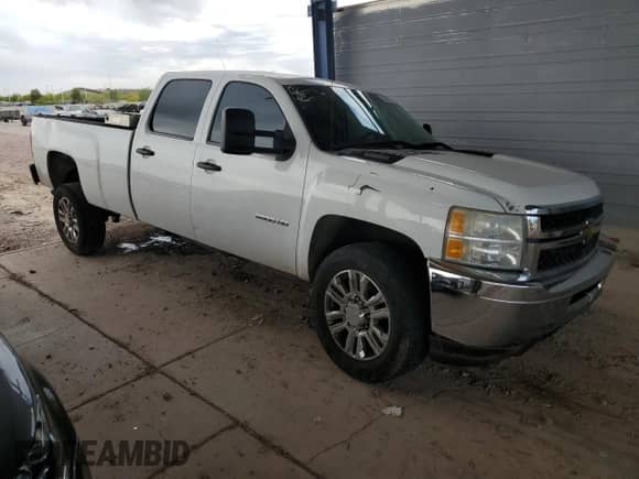 2014 Chevrolet Silverado 2500HD Work Truck z VIN 1GC1CVCG3EF164297, wystawiony jako Copart lot #53068835 z przebiegiem 209 486 mil mil oraz Szkoda całkowita • Salvage title. Historia ofert i sprzedaży dostępna na DreamBid. Obrazek 4.