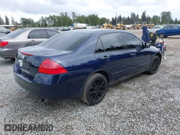 2006 Honda Accord VP с VIN 1HGCM56106A014404, выставлен на аукционе IAAI как лот 42272931 с пробегом 250 894 миль миль и . История ставок и продаж доступна на DreamBid. Изображение 4.