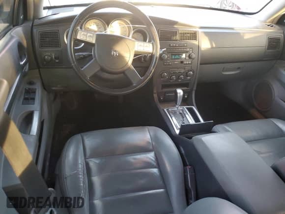 2005 Dodge Magnum RT с VIN 2D4GV582X5H683043, выставлен на аукционе Copart как лот 86008924 с пробегом 152 042 миль миль и Списание • Salvage title. История ставок и продаж доступна на DreamBid. Изображение 8.