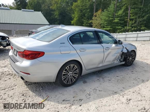 2019 BMW 5 Series 530e xDrive с VIN WBAJB1C55KB375382, выставлен на аукционе Copart как лот 71684375 с пробегом 78 126 миль миль и Списание • Salvage title. История ставок и продаж доступна на DreamBid. Изображение 3.