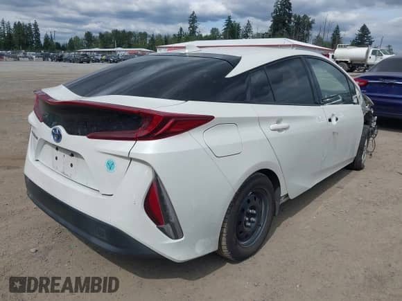 2018 Toyota Prius Plus z VIN JTDKARFP2J3078424, wystawiony jako IAAI lot #42532918 z przebiegiem 93 465 mil mil oraz . Historia ofert i sprzedaży dostępna na DreamBid. Obrazek 4.