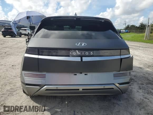 2023 Hyundai Ioniq 5 Limited с VIN KM8KR4AE2PU231237, выставлен на аукционе Copart как лот 81578365 с пробегом 10 620 миль миль и Списание • Salvage title. История ставок и продаж доступна на DreamBid. Изображение 6.