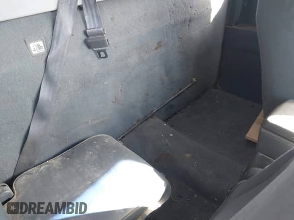 2003 Nissan Frontier XE z VIN 1N6ED26Y83C452152, wystawiony jako IAAI lot #41543451 z przebiegiem 123 238 mil mil oraz . Historia ofert i sprzedaży dostępna na DreamBid. Obrazek 8.