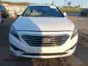 2015 Hyundai Sonata SE с VIN 5NPE24AF7FH238580, выставлен на аукционе IAAI как лот 42032781 с пробегом 115 455 миль миль и . История ставок и продаж доступна на DreamBid. Изображение 12.