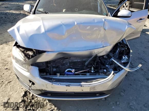 2015 Volvo S60 T5 Platinum с VIN YV1612TM8F1357277, выставлен на аукционе Copart как лот 74011524 с пробегом 142 092 миль миль и На запчасти • Non repairable. История ставок и продаж доступна на DreamBid. Изображение 12.
