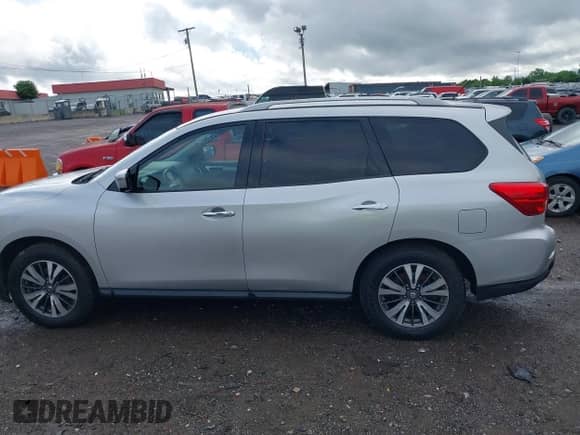 2017 Nissan Pathfinder SL with VIN 5N1DR2MM4HC680569, listed as a IAAI auction lot 42175323 with 226,967 mi miles and . Bid and sale history available at DreamBid. Image 14.