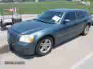 2005 Dodge Magnum RT with VIN 2D8GV58275H683290, listed as a IAAI auction lot 42436751 with 107,868 mi miles and . Bid and sale history available at DreamBid. Image 2.