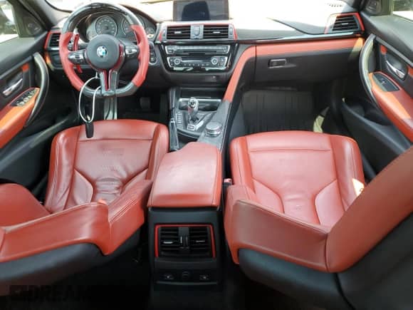 2017 BMW M3 z VIN WBS8M9C33H5G85560, wystawiony jako Copart lot #62140155 z przebiegiem 65 652 mil mil oraz Szkoda całkowita • Salvage title. Historia ofert i sprzedaży dostępna na DreamBid. Obrazek 8.