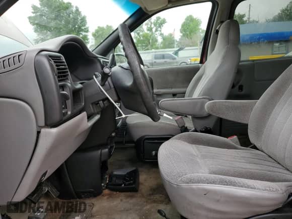 2000 Chevrolet Venture Plus 1SB с VIN 1GNDU03E2YD122299, выставлен на аукционе Copart как лот 54706145 с пробегом 186 364 миль миль и Списание • Salvage title. История ставок и продаж доступна на DreamBid. Изображение 7.