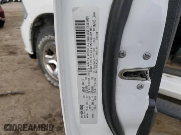 2015 Ram 1500 Express with VIN 1C6RR7KG8FS672277, listed as a Copart auction lot 86613635 with 171,965 mi miles and Clean title. Bid and sale history available at DreamBid. Image 12.