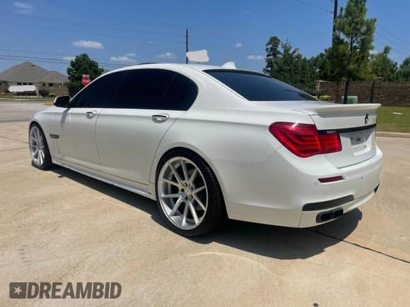 2010 BMW 7 Series 750Li z VIN WBAKB8C58ACY64395, wystawiony jako Copart lot #80227115 z przebiegiem 137 375 mil mil oraz Szkoda całkowita • Salvage title. Historia ofert i sprzedaży dostępna na DreamBid. Obrazek 3.
