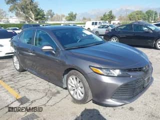2019 Toyota Camry LE с VIN 4T1B11HK2KU715449, выставлен на аукционе IAAI как лот 43495656 с пробегом 82 639 миль миль и . История ставок и продаж доступна на DreamBid. Изображение 1.