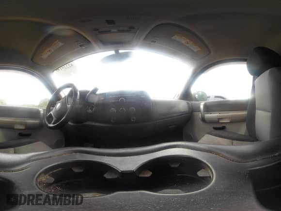 2008 Chevrolet Silverado 2500HD Work Truck z VIN 1GCHK24K78E182248, wystawiony jako IAAI lot #42225157 z przebiegiem 153 307 mil mil oraz . Historia ofert i sprzedaży dostępna na DreamBid. Obrazek 19.