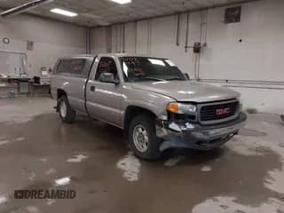 2000 GMC Sierra 1500 z VIN 1GTEK14W8YE272850, wystawiony jako IAAI lot #43075497 z przebiegiem 184 025 mil mil oraz . Historia ofert i sprzedaży dostępna na DreamBid. Obrazek 1.