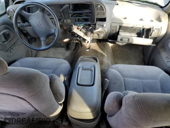 1996 Chevrolet Suburban with VIN 1GNFK16R4TJ409561, listed as a Copart auction lot 83247624 with 146,933 mi miles and Clean title. Bid and sale history available at DreamBid. Image 8.
