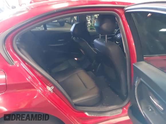 2015 BMW 3 Series 328i z VIN WBA3C1C56FK124284, wystawiony jako IAAI lot #42920808 z przebiegiem 155 068 mil mil oraz . Historia ofert i sprzedaży dostępna na DreamBid. Obrazek 8.