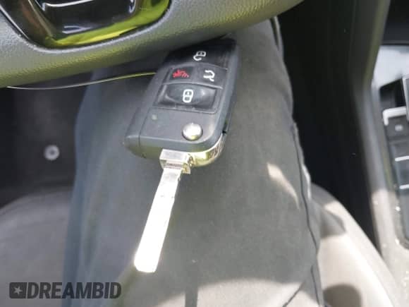 2020 Volkswagen Tiguan S с VIN 3VV1B7AX1LM086019, выставлен на аукционе IAAI как лот 42458434 с пробегом 114 413 миль миль и . История ставок и продаж доступна на DreamBid. Изображение 11.