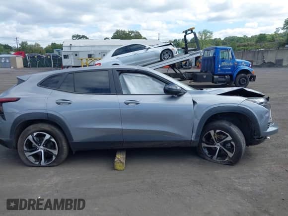 2025 Chevrolet Trax 1RS с VIN KL77LGEP1SC128461, выставлен на аукционе IAAI как лот 43269924 с пробегом 15 029 миль миль и . История ставок и продаж доступна на DreamBid. Изображение 13.