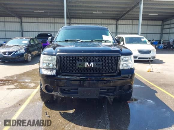 2008 GMC Sierra 1500 SL with VIN 2GTEK13C281133130, listed as a IAAI auction lot 42625085 with 301,303 mi miles and . Bid and sale history available at DreamBid. Image 12.