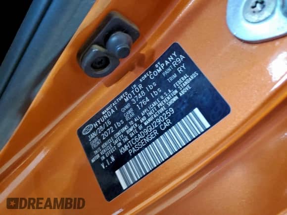 2016 Hyundai Veloster z VIN KMHTC6AD9GU290259, wystawiony jako Copart lot #71255265 z przebiegiem 134 088 mil mil oraz Czysty tytuł • Clean title. Historia ofert i sprzedaży dostępna na DreamBid. Obrazek 12.