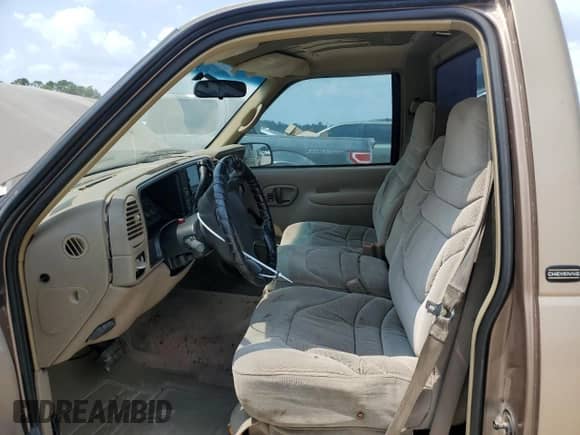 1997 Chevrolet Silverado 1500 z VIN 1GCEC14W6VZ253733, wystawiony jako Copart lot #66991994 z przebiegiem 261 797 mil mil oraz Szkoda całkowita • Salvage title. Historia ofert i sprzedaży dostępna na DreamBid. Obrazek 7.