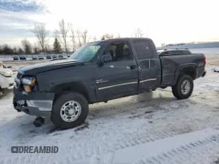 2003 Chevrolet Silverado 2500HD LT z VIN 1GCHK29113E183100, wystawiony jako Copart lot #42793735 z przebiegiem Nie podano mil oraz Czysty tytuł • Clean title. Historia ofert i sprzedaży dostępna na DreamBid. Obrazek 1.