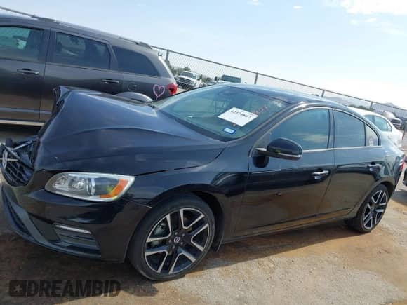 2017 Volvo S60 Dynamic с VIN YV126MFL3H2436352, выставлен на аукционе IAAI как лот 42374807 с пробегом 126 035 миль миль и . История ставок и продаж доступна на DreamBid. Изображение 14.