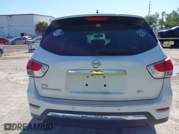 2015 Nissan Pathfinder SL z VIN 5N1AR2MN1FC608088, wystawiony jako IAAI lot #42050710 z przebiegiem 102 532 mil mil oraz . Historia ofert i sprzedaży dostępna na DreamBid. Obrazek 16.