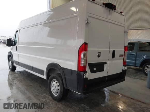 2019 Ram ProMaster Cargo z VIN 3C6TRVDG2KE515235, wystawiony jako IAAI lot #42744738 z przebiegiem 88 721 mil mil oraz . Historia ofert i sprzedaży dostępna na DreamBid. Obrazek 3.