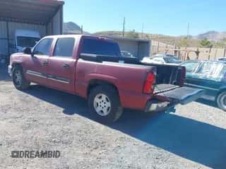 2005 Chevrolet Silverado 1500 LS z VIN 2GCEC13T651260410, wystawiony jako IAAI lot #43585149 z przebiegiem 175 327 mil mil oraz . Historia ofert i sprzedaży dostępna na DreamBid. Obrazek 3.