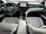 2023 Toyota Camry SE z VIN 4T1S11AK9PU739426, wystawiony jako Copart lot #84836955 z przebiegiem 29 258 mil mil oraz Szkoda całkowita • Salvage title. Historia ofert i sprzedaży dostępna na DreamBid. Obrazek 8.