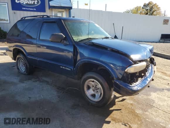 2000 Chevrolet Blazer LS с VIN 1GNCS18W1YK133766, выставлен на аукционе Copart как лот 76567944 с пробегом 289 839 миль миль и На запчасти • Non repairable. История ставок и продаж доступна на DreamBid. Изображение 4.