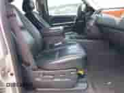 2011 Chevrolet Suburban LS с VIN 1GNSCHE07BR333292, выставлен на аукционе IAAI как лот 42749660 с пробегом 196 544 миль миль и . История ставок и продаж доступна на DreamBid. Изображение 5.