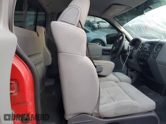 2005 Ford F-150 XL z VIN 1FTRF12225NB94714, wystawiony jako Copart lot #70672275 z przebiegiem 161 024 mil mil oraz Szkoda całkowita • Salvage title. Historia ofert i sprzedaży dostępna na DreamBid. Obrazek 10.