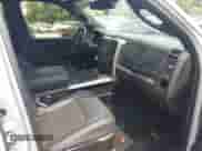 2017 Ram 1500 Rebel z VIN 1C6RR7YT2HS803629, wystawiony jako IAAI lot #42914264 z przebiegiem 76 836 mil mil oraz . Historia ofert i sprzedaży dostępna na DreamBid. Obrazek 5.