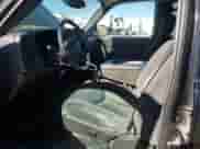 2004 Chevrolet Avalanche Z71 z VIN 3GNEK12T24G336335, wystawiony jako Copart lot #82316555 z przebiegiem 215 542 mil mil oraz Czysty tytuł • Clean title. Historia ofert i sprzedaży dostępna na DreamBid. Obrazek 7.