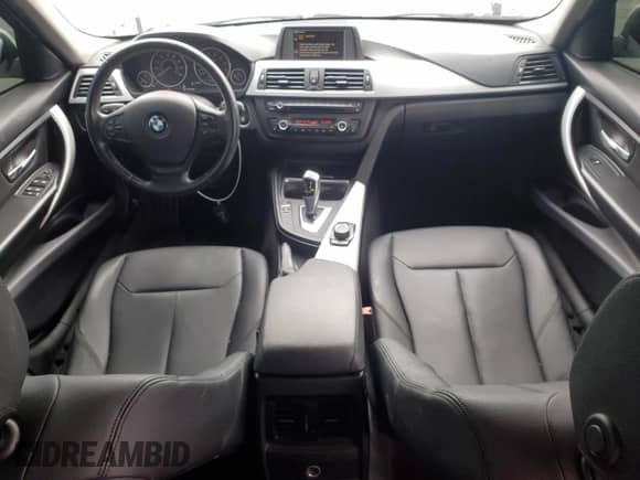 2012 BMW 3 Series 328i с VIN WBA3A5G55CNP18091, выставлен на аукционе Copart как лот 84557665 с пробегом 84 483 миль миль и Списание • Salvage title. История ставок и продаж доступна на DreamBid. Изображение 8.